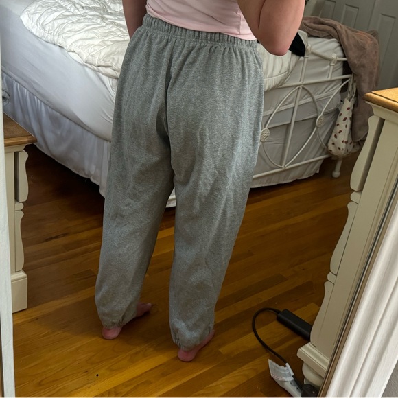 Nike Oversized Sweatpants - Picture 2 of 4